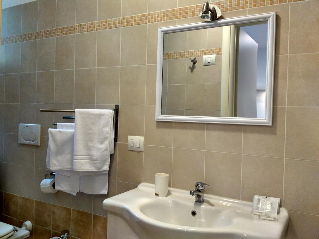 Tra S.Orsola E Fiera Apartment Bologna Bagian luar foto