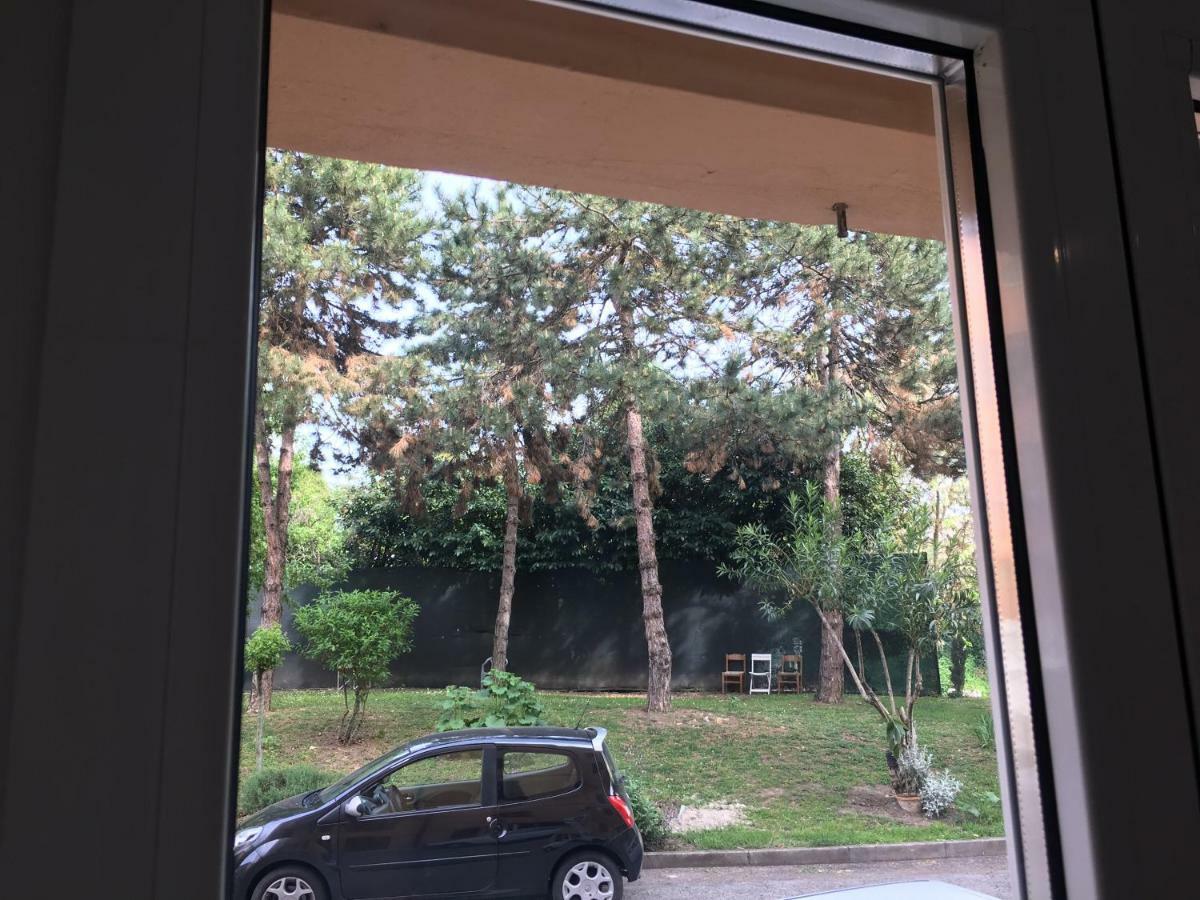 Tra S.Orsola E Fiera Apartment Bologna Bagian luar foto